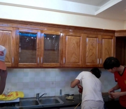 Cần lưu ý những gì thuê thợ sửa chữa đồ gỗ tại nhà giá rẻ?