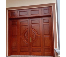Cửa gỗ tự nhiên